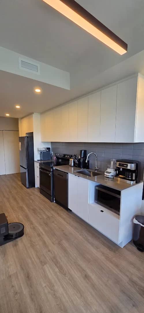 Studio à louer Les Rivières, Québec — photo 7 (Loft moderne au 8e étage, Nov. Payé)