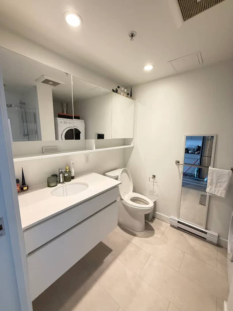 Studio à louer Sainte-Foy–Sillery–Cap-Rouge, Québec — photo 2 (Cession de bail – Studio lumineux à Sainte-Foy | 1 213 $/moi)