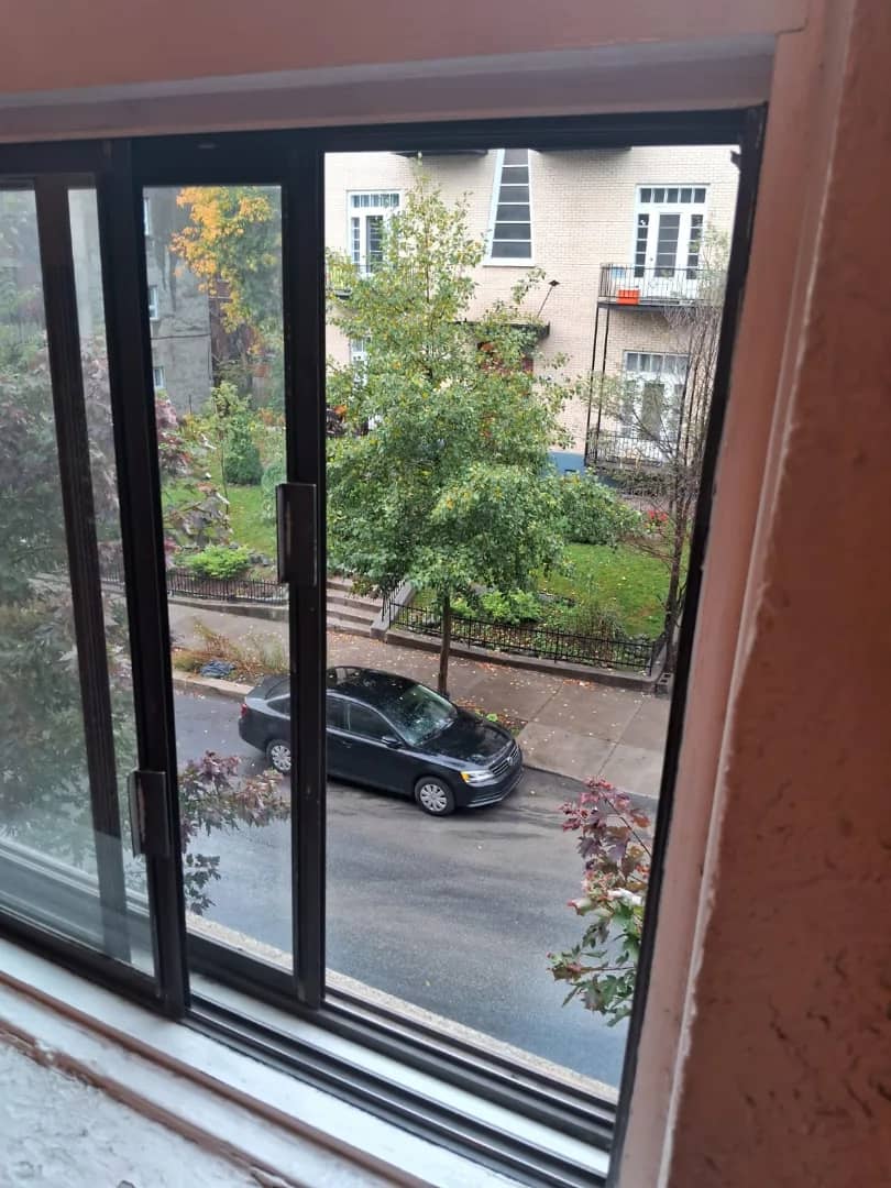 2½ à louer Le Plateau-Mont-Royal, Montréal — photo 2 (Lease transfer — furnished 2½ | all-inclusive | $1,375/month)