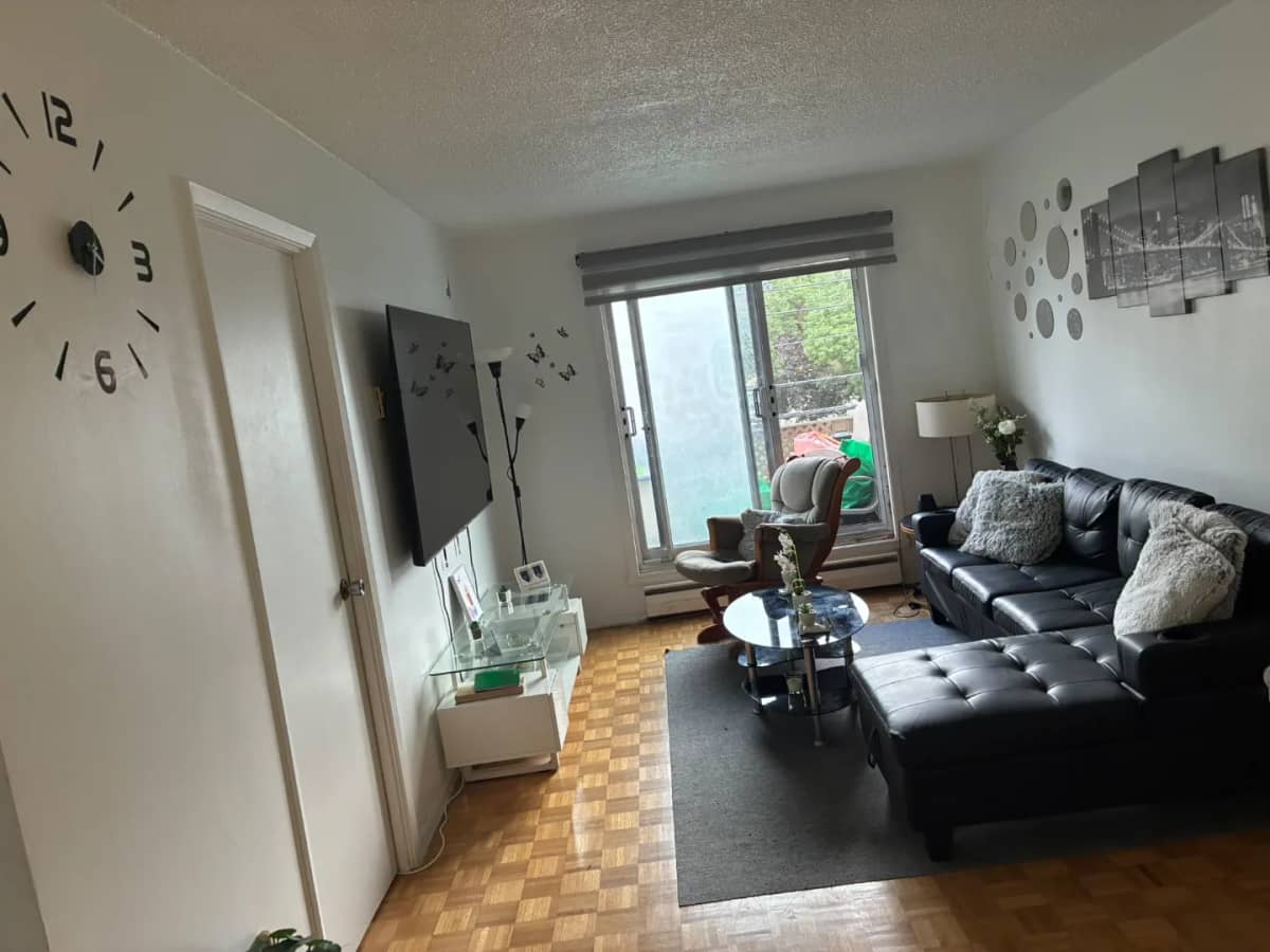 4½ à louer Saint-Léonard, Montréal — photo 2 (Appartement 4½ à Montréal)