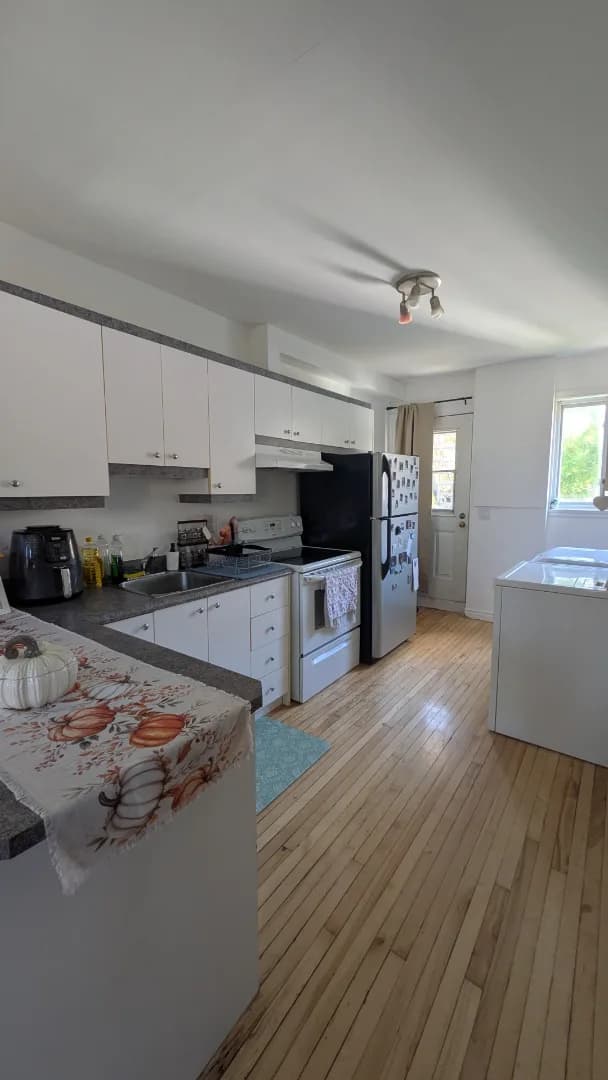 3½ à louer La Cité-Limoilou, Québec — photo 1 (Charmant 3½ avec stationnement à Québec)