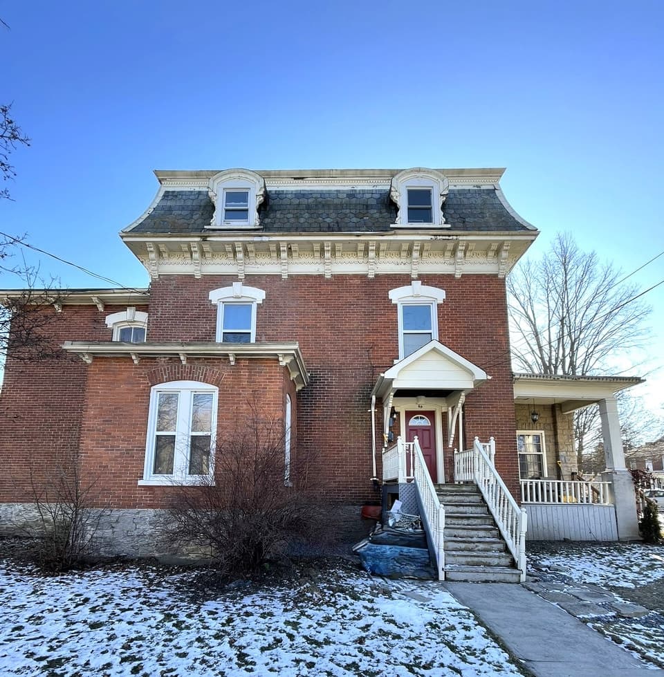 Photo 1 - One Bedroom Apartment in Belleville $1000 All Inclusive