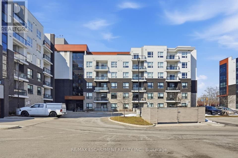Photo 1 - 618 - 320 PLAINS ROAD E Burlington (LaSalle), Ontario