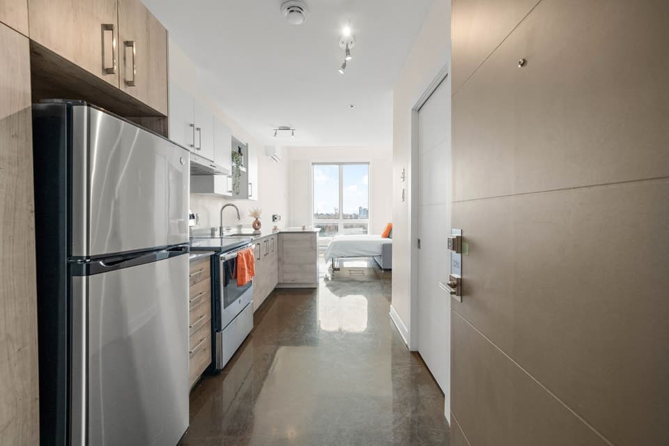 Photo 1 - STUDIO LAST MONTH FREE Downtown / Griffintown Rentals