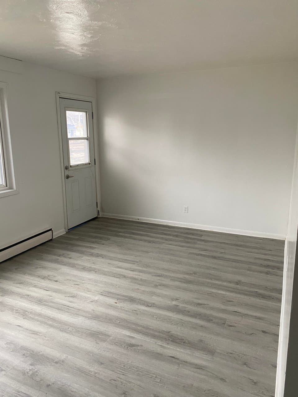 Photo 1 - Renovated 1 and 2 bedroom units in great location
